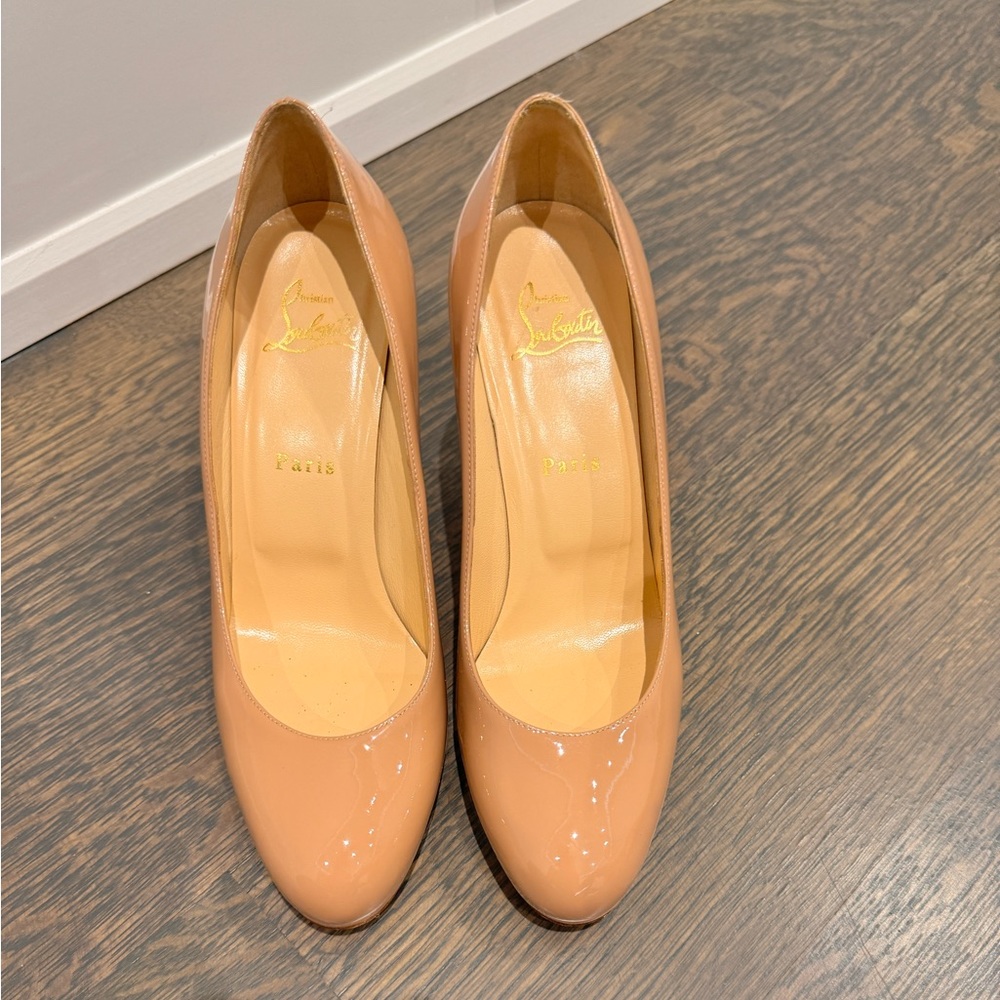 100% Authenticti CHRISTIAN LOUBOUTIN PRE-LOVED